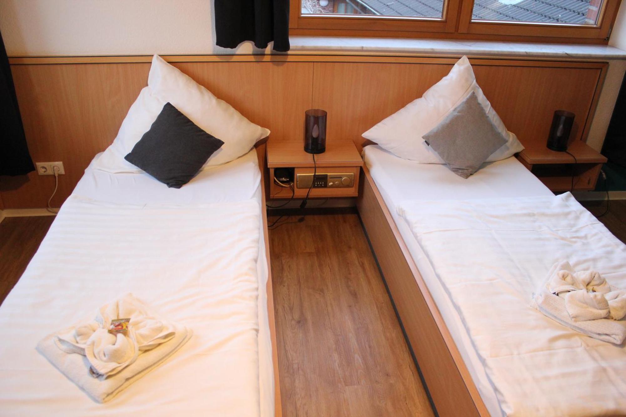 Olympia Hotel & Restaurant Inden Екстериор снимка