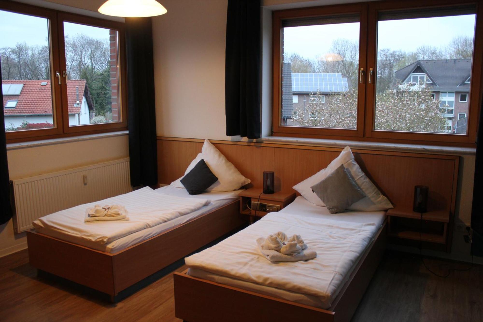 Olympia Hotel & Restaurant Inden Екстериор снимка