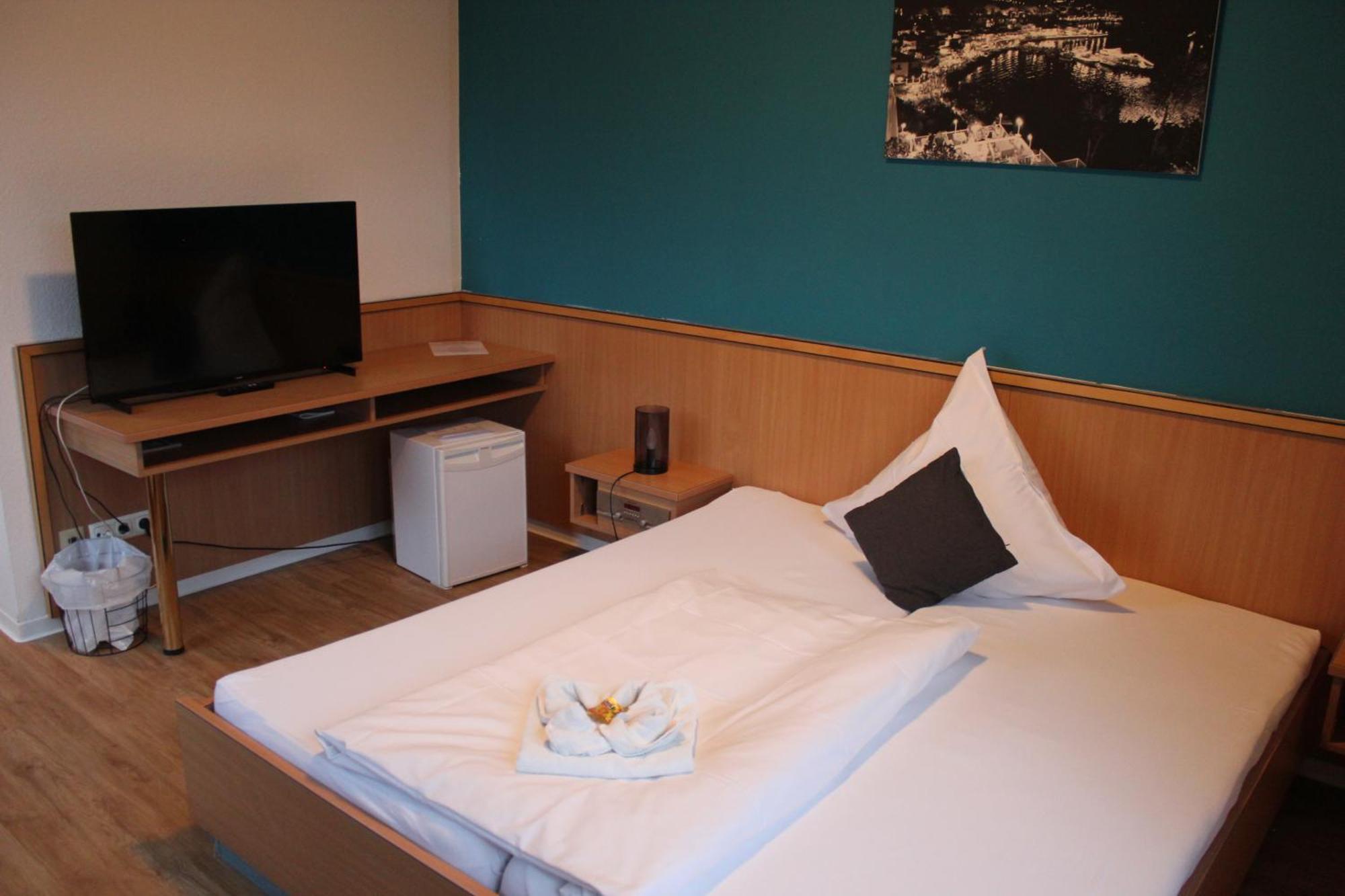 Olympia Hotel & Restaurant Inden Екстериор снимка