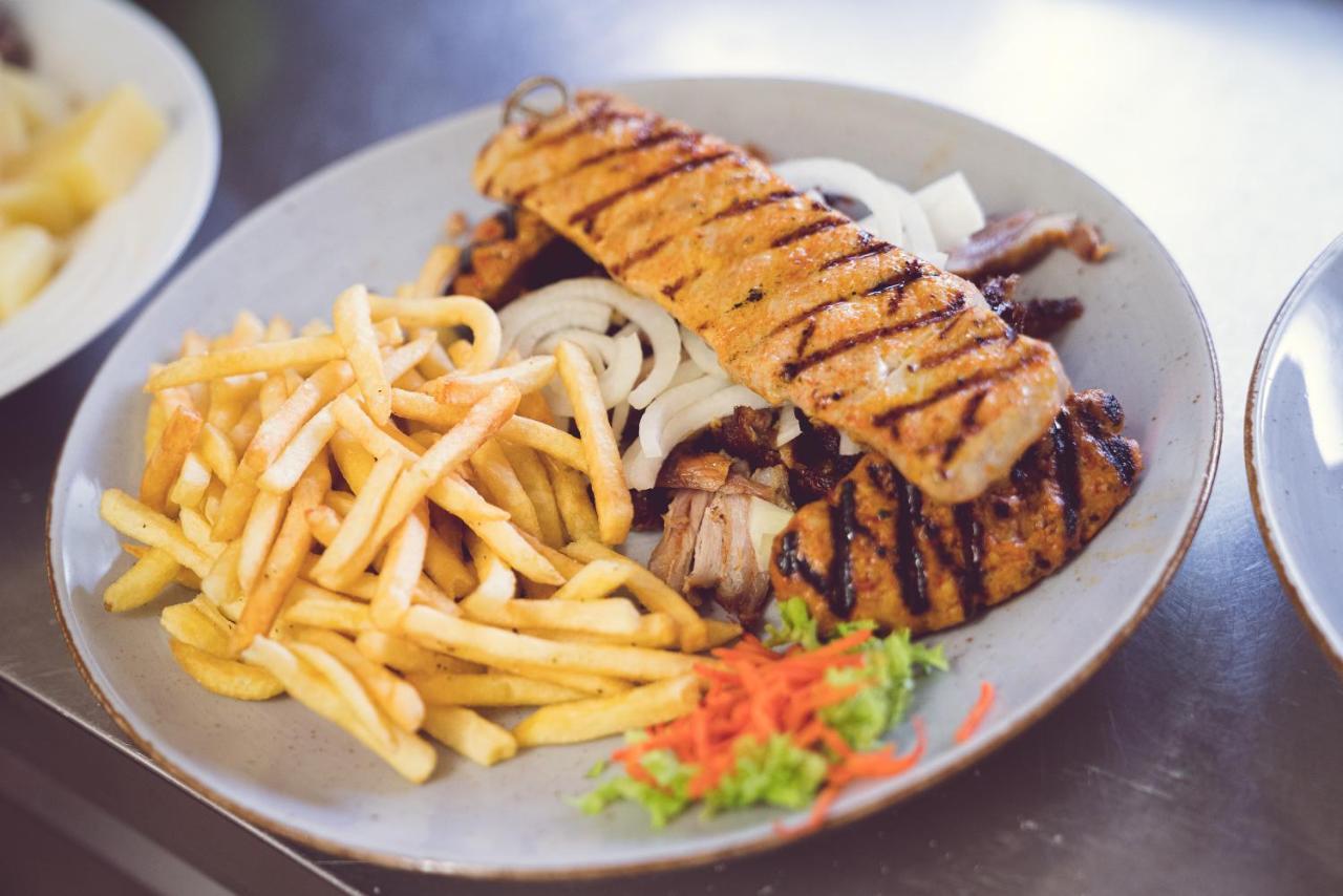 Olympia Hotel & Restaurant Inden Екстериор снимка